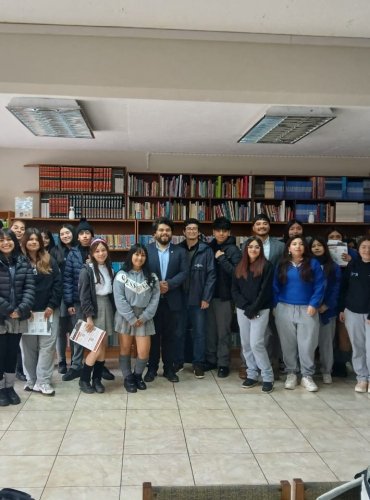 Café filosófico en el Colegio Americano de La Serena.