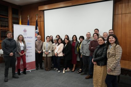 PUCV recibe a equipo editorial de la revista International Journal of Educational Technology in Higher Education (ETHE)