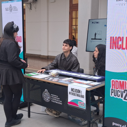 Dirección de Inclusión PUCV se presentó en la Feria Matrícula Anticipada