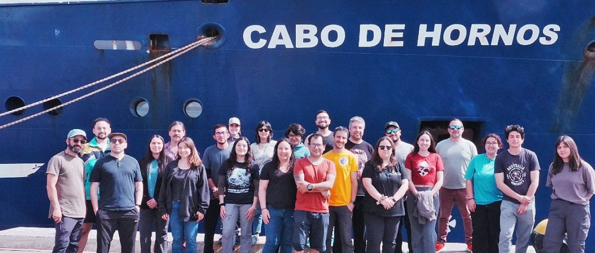 Núcleo Milenio DEOXS zarpa en el Crucero DIZMO para estudiar la zona de transición de oxígeno frente a la costa centro-norte de Chile