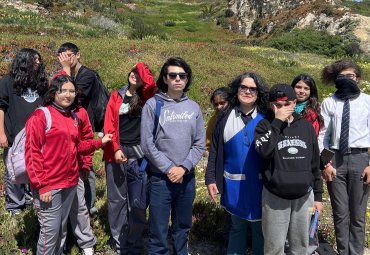 Estudiantes de enseñanza básica participan de actividad a terreno apoyado por el Instituto de Biología y Laboratorio AEF