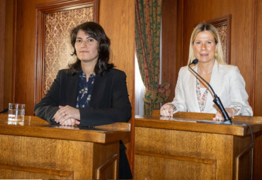 Angie Silva y María Isabel Rodríguez son las nuevas doctoras en Derecho PUCV