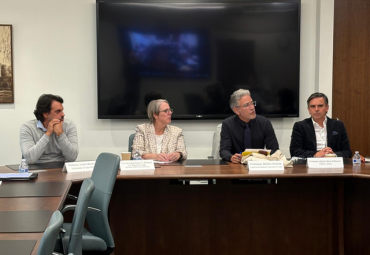 Profesor Adolfo Silva Walbaum participa en conferencia internacional sobre regulación de la inteligencia artificial en Estados Unidos