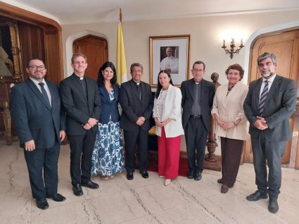 Asociación Chilena de Derecho Canónico se reúne con el Nuncio Apostólico y destaca avances de la Licenciatura en la PUCV