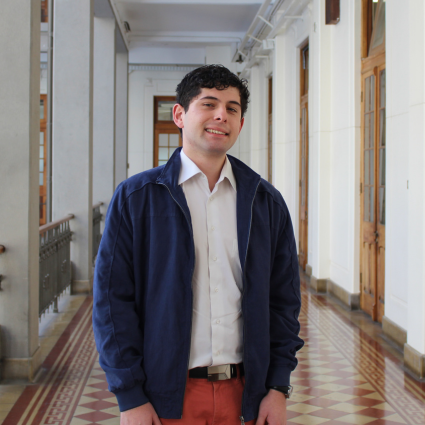 De Propedéutico a la investigación: la trayectoria de Daniel Gajardo en la PUCV
