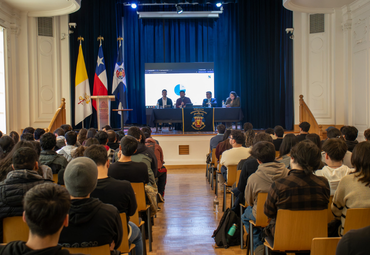 Facultades de Derecho e Ingeniería PUCV realizan exitosa edición 2026 de "Match Making" para impulsar la innovación legal en el cierre de los “Talleres de Prompting 3.0”